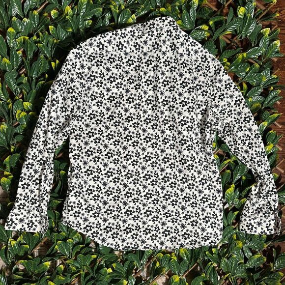 Express Black and White Button Up Longsleeve Shirt Size Large - Picture 5 of 5